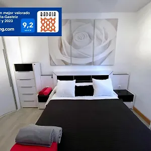 A Puertas De La Catedral 90m2 Con Garaje Vitoria